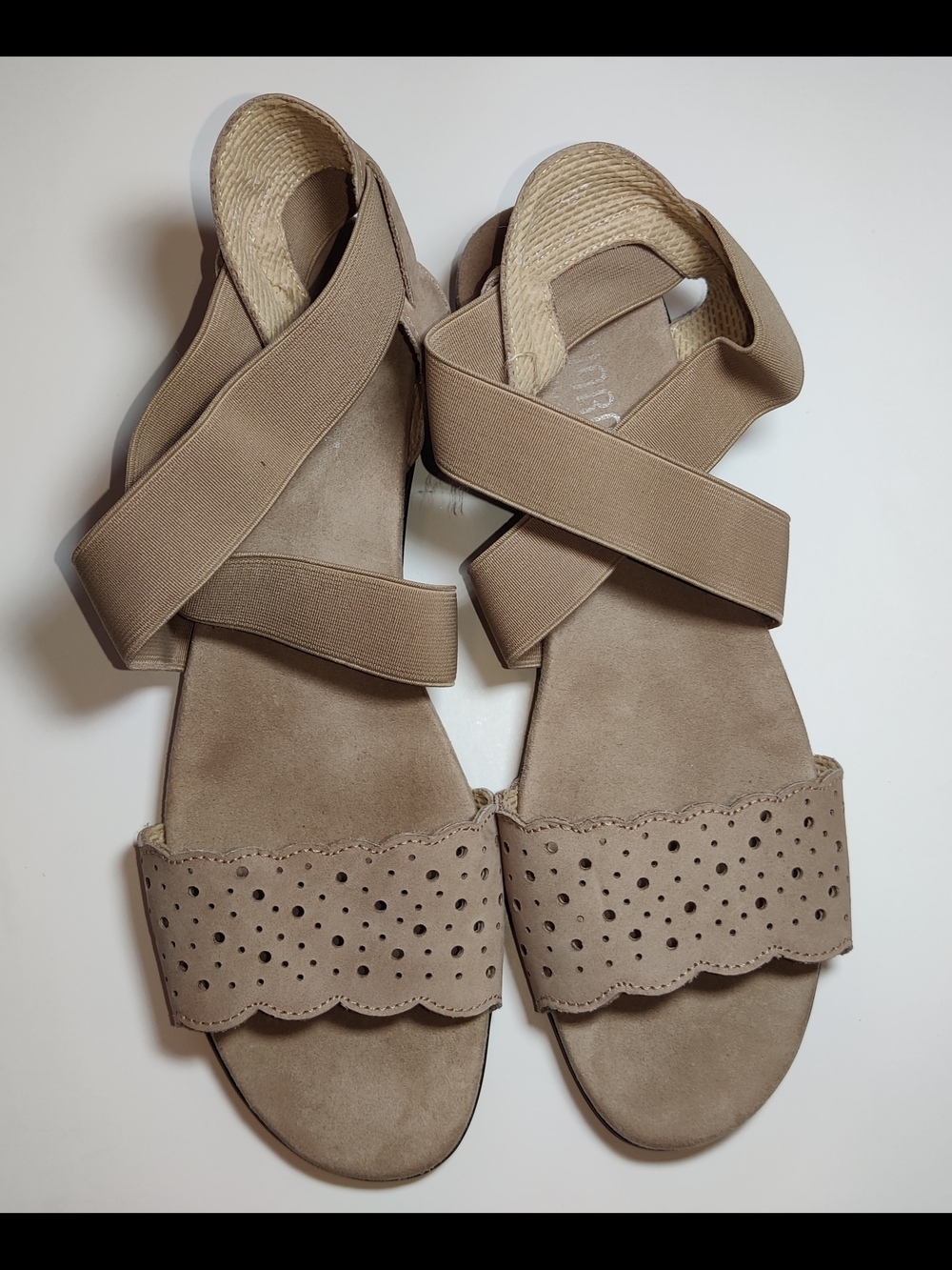 Munro American Womens Sandals 9.5 Narrow N Beige Tan Strappy Elastic Comfort